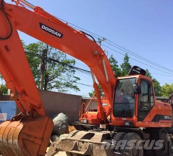 Doosan DH210W\ Escavatori gommati