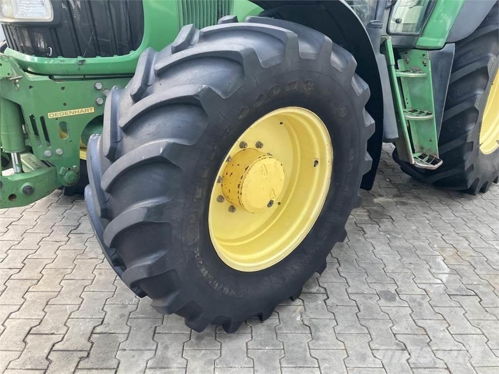 John Deere 6820 Trattori