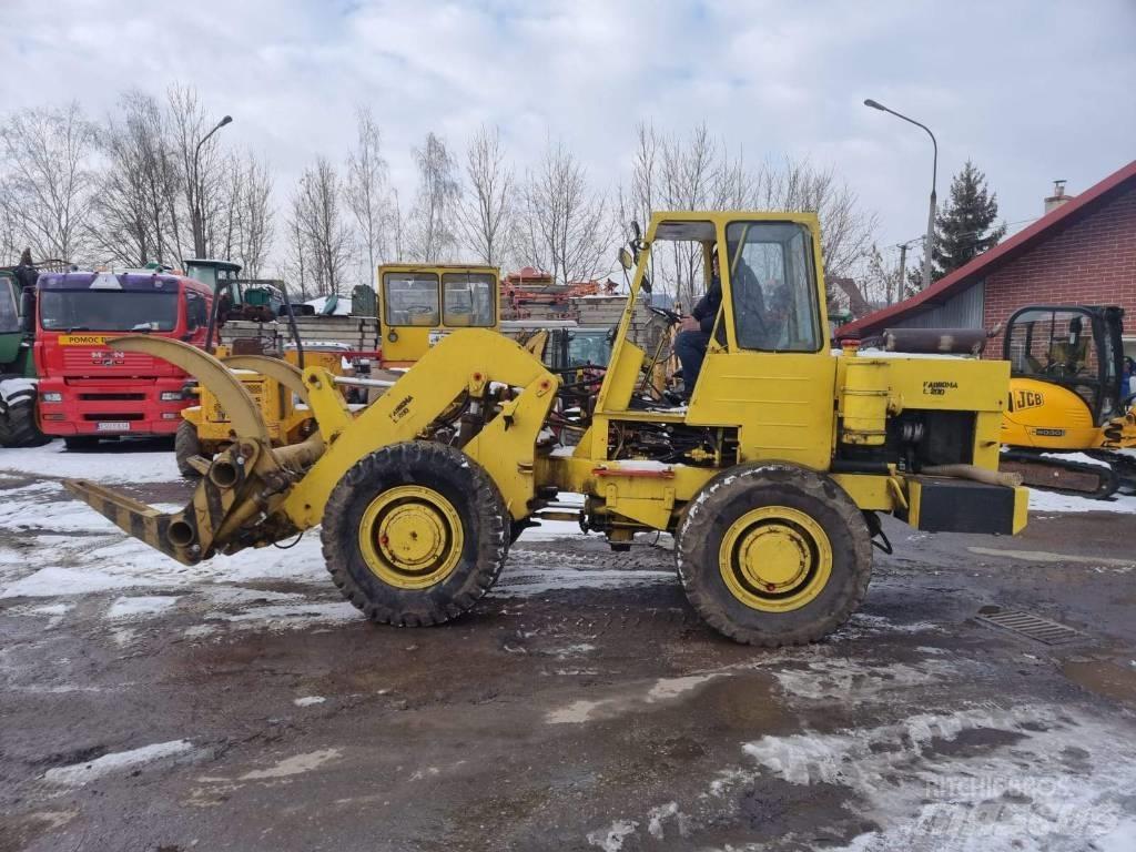  Ł 200 Ładowarka Pale gommate