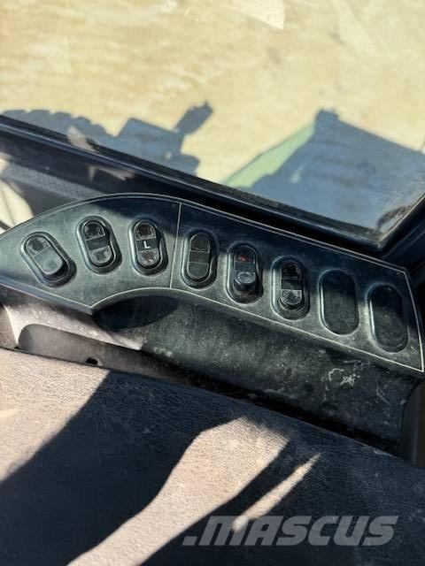 Komatsu WA 470-7 Pale gommate