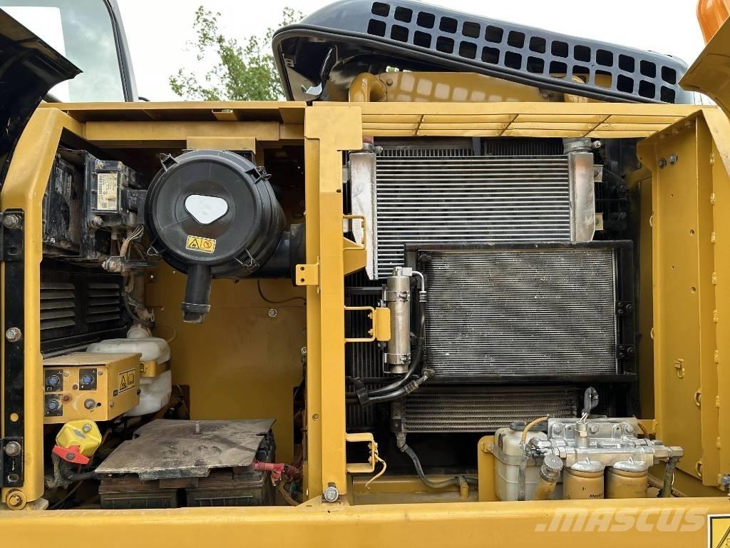 CAT 320D2 Escavatori cingolati