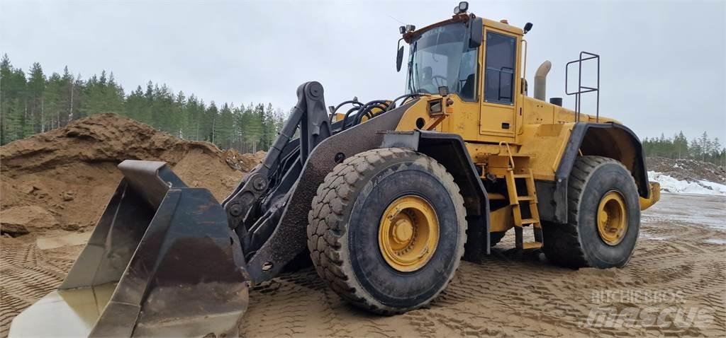Volvo L220E Pale gommate