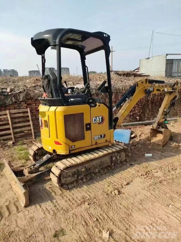 CAT 301.7 Miniescavatori