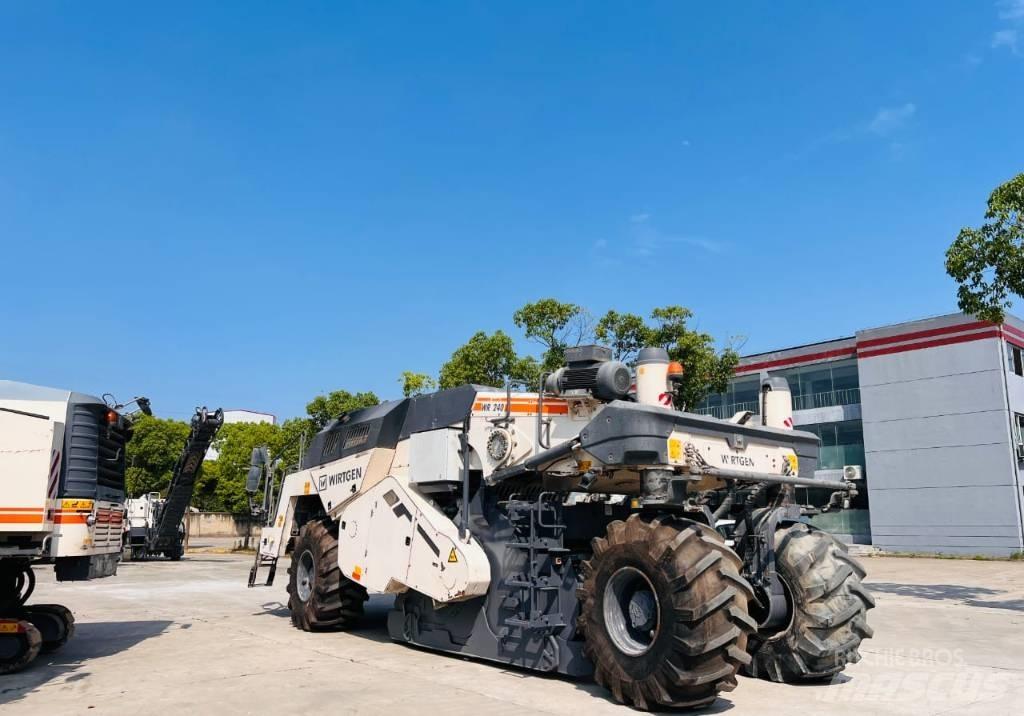 Wirtgen WR 240 Riciclatori d'asfalto