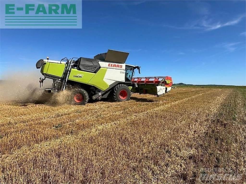 CLAAS trion 730 Mietitrebbiatrici