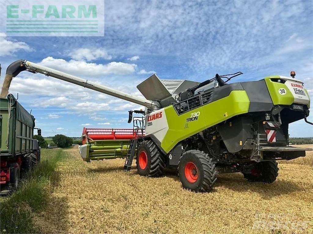 CLAAS trion 730 Mietitrebbiatrici
