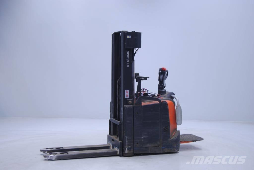 Toyota SPE140L Transpallet uomo a terra