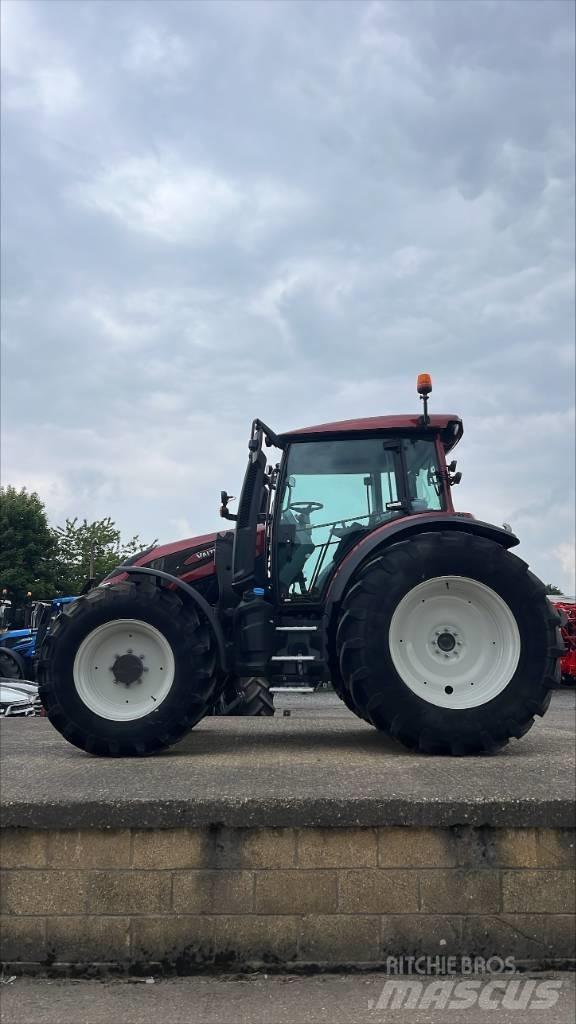 Valtra G 135 A Trattori
