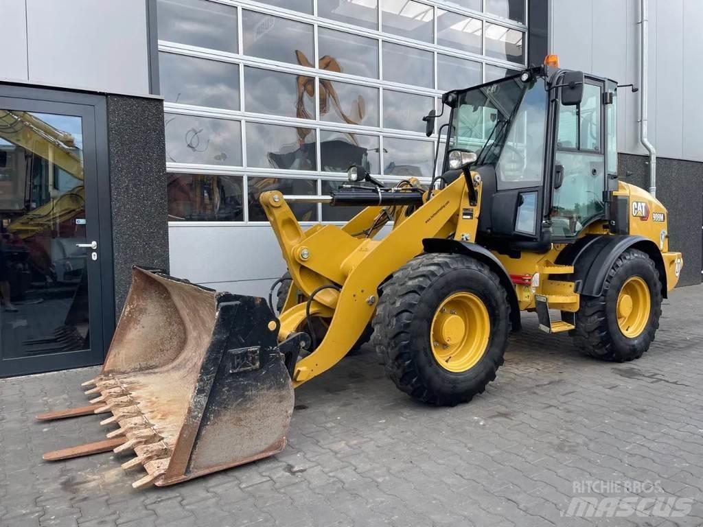 CAT 908M | EPA Pale gommate