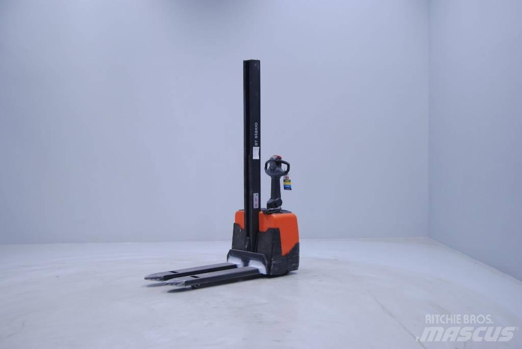 Toyota HWE100 Transpallet uomo a terra
