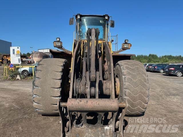 Volvo L220D Pale gommate