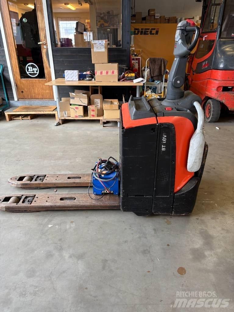 BT LPE 200 Carrelli elevatori bassi a piattaforma