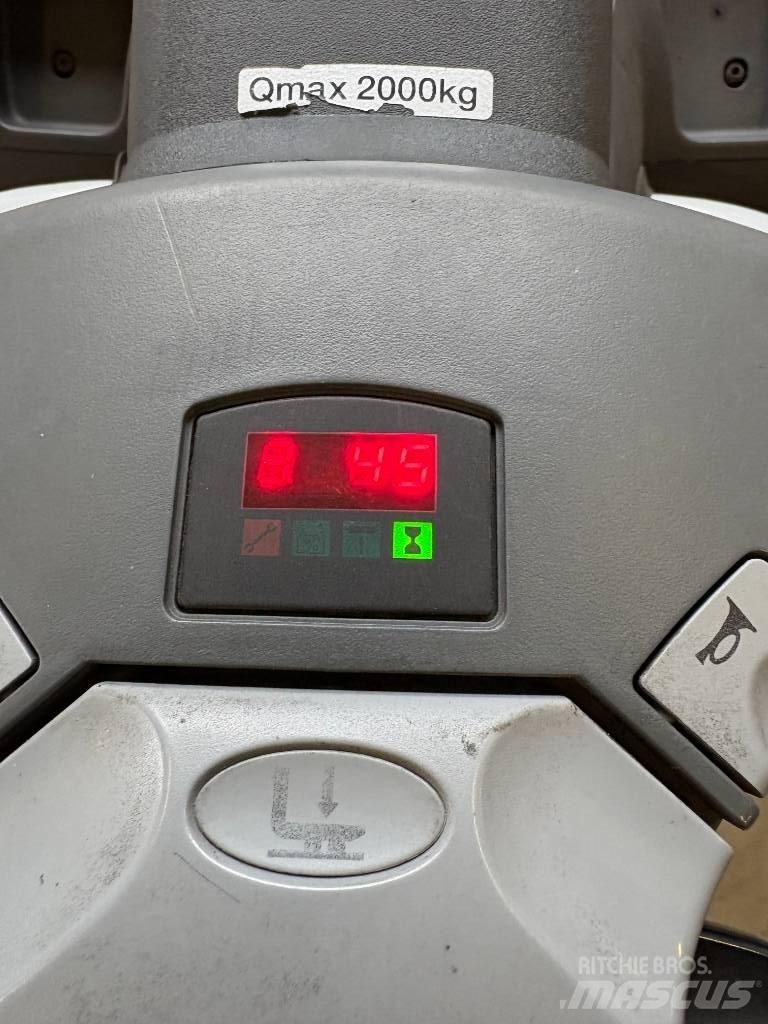 BT LPE 200 Carrelli elevatori bassi a piattaforma