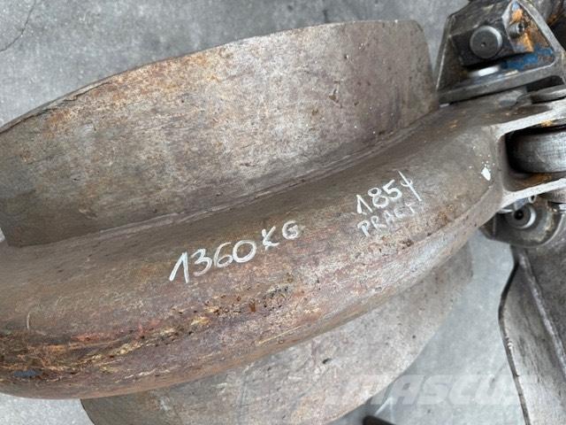 Liebherr A 924 C Pinze