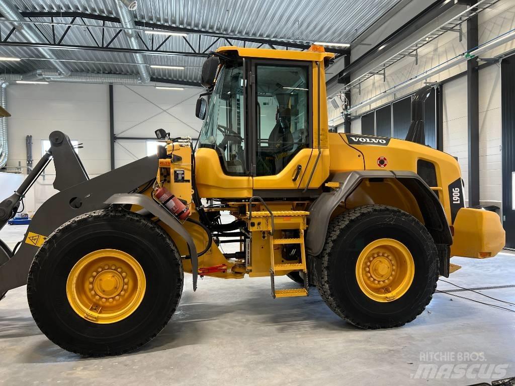 Volvo L90G Pale gommate