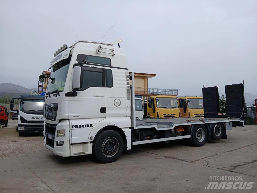 MAN TGX 26.560 Autocarro pianale / argano