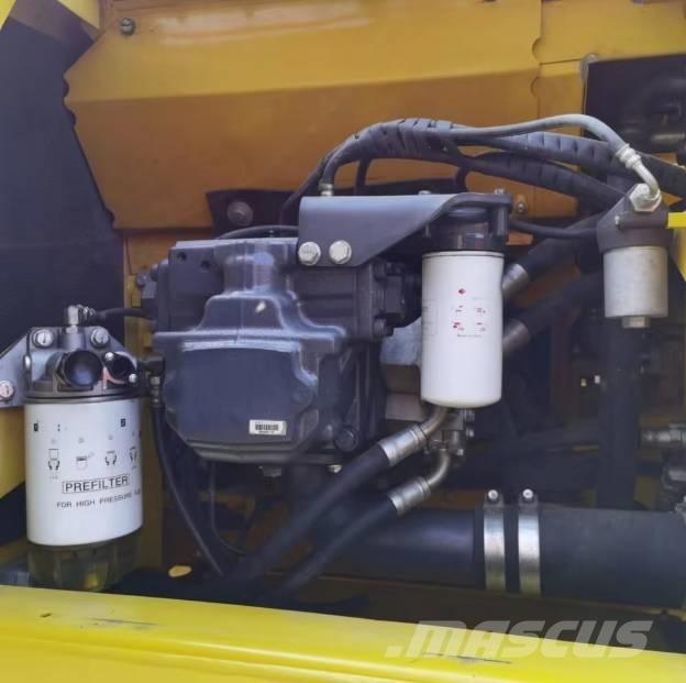 Komatsu PC220-8 Escavatori cingolati