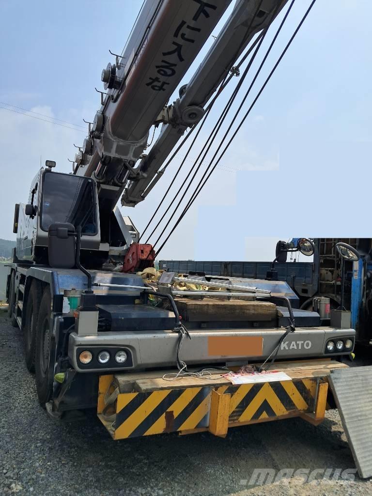 Kato KR-75H Gru per terreni difficili