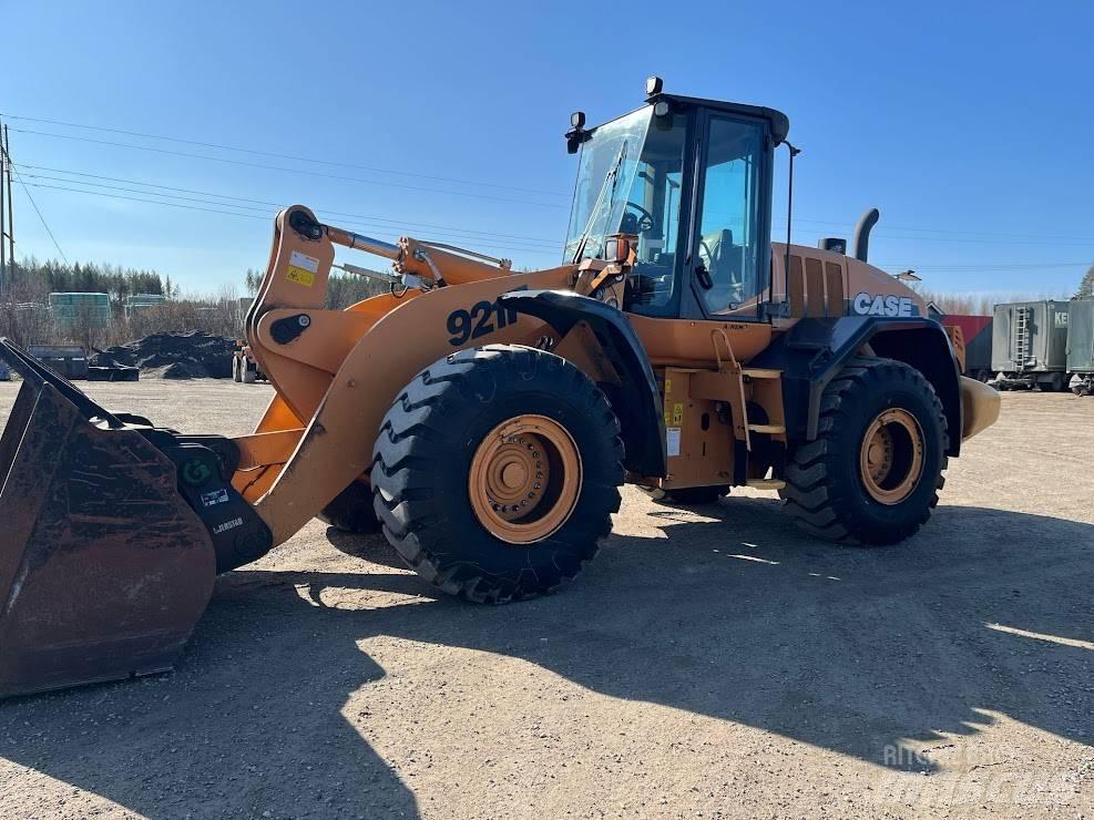 CASE 921 F Pale gommate