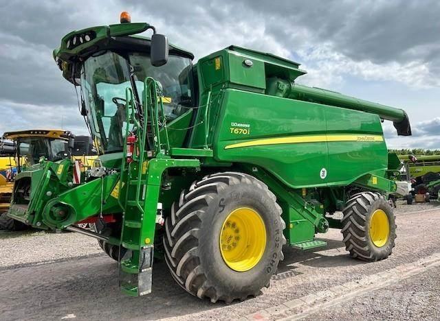 John Deere T 670 Mietitrebbiatrici