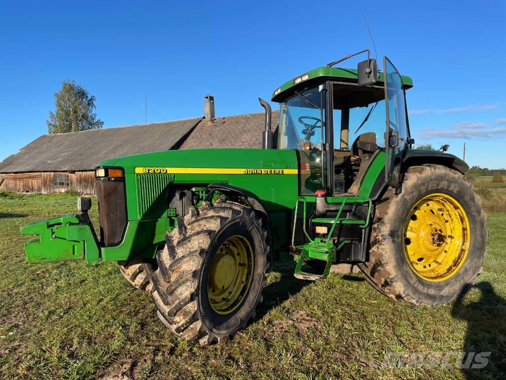 John Deere 8200 Trattori