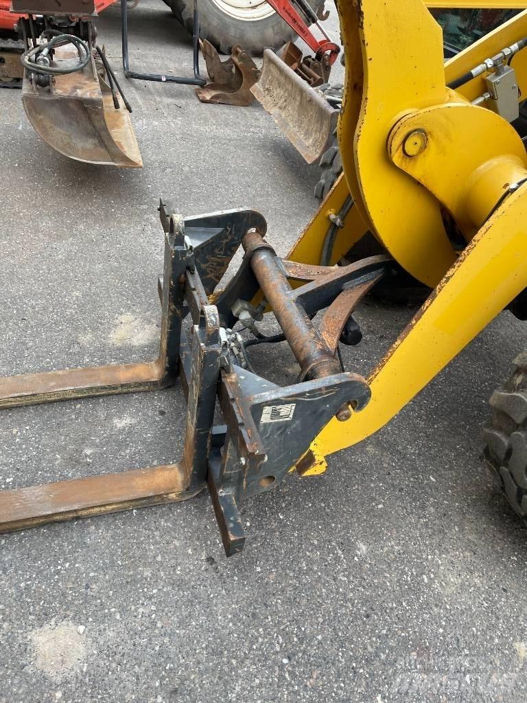 Komatsu WA 70 Pale gommate