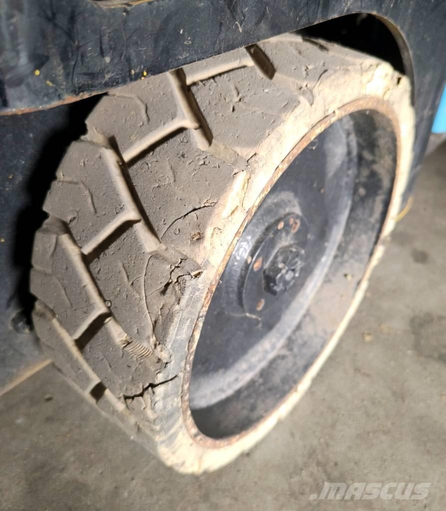 Haulotte Compact 12 Piattaforme a pantografo