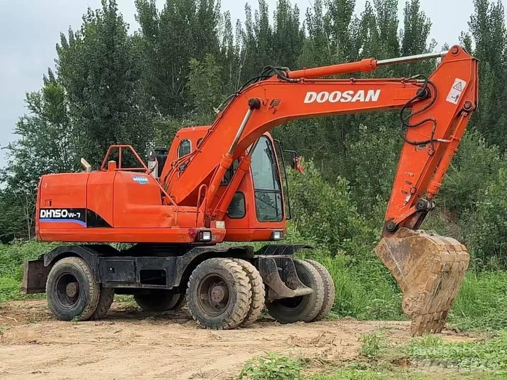 Doosan DH 150 W-7 Escavatori gommati