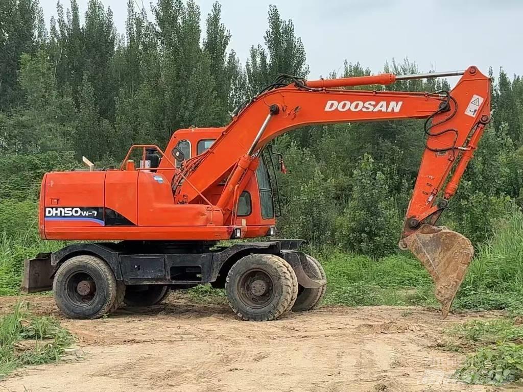 Doosan DH 150 W-7 Escavatori gommati
