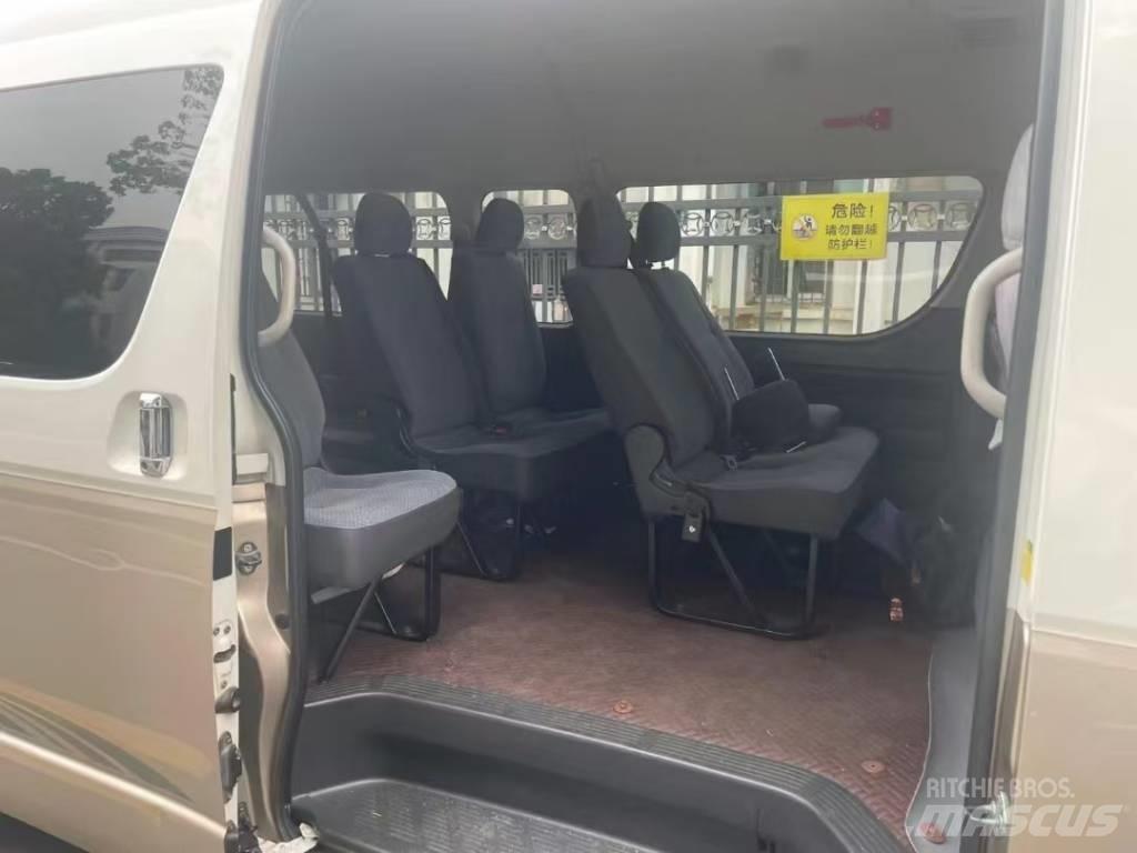 Toyota Coaster Autobus interurbani