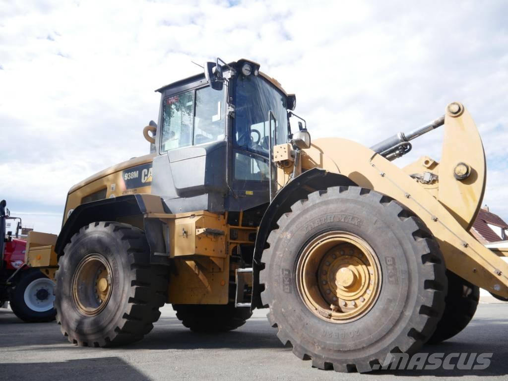 CAT 938M Pale gommate