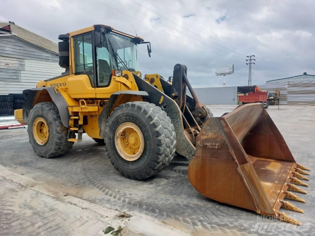 Volvo L 110 F Pale gommate