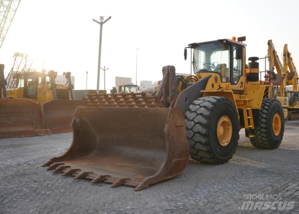 Volvo L220 F Pale gommate