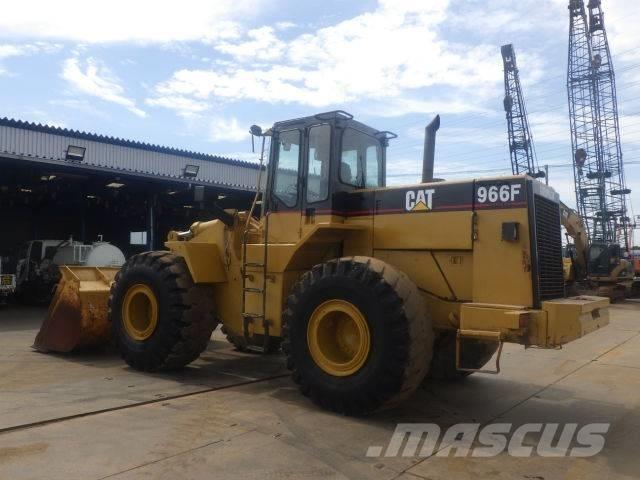 CAT 966 F Pale gommate