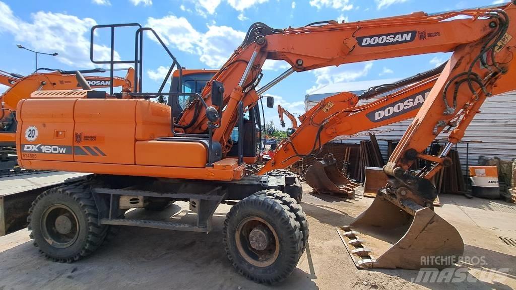 Doosan DX 160 W-3 Escavatori gommati