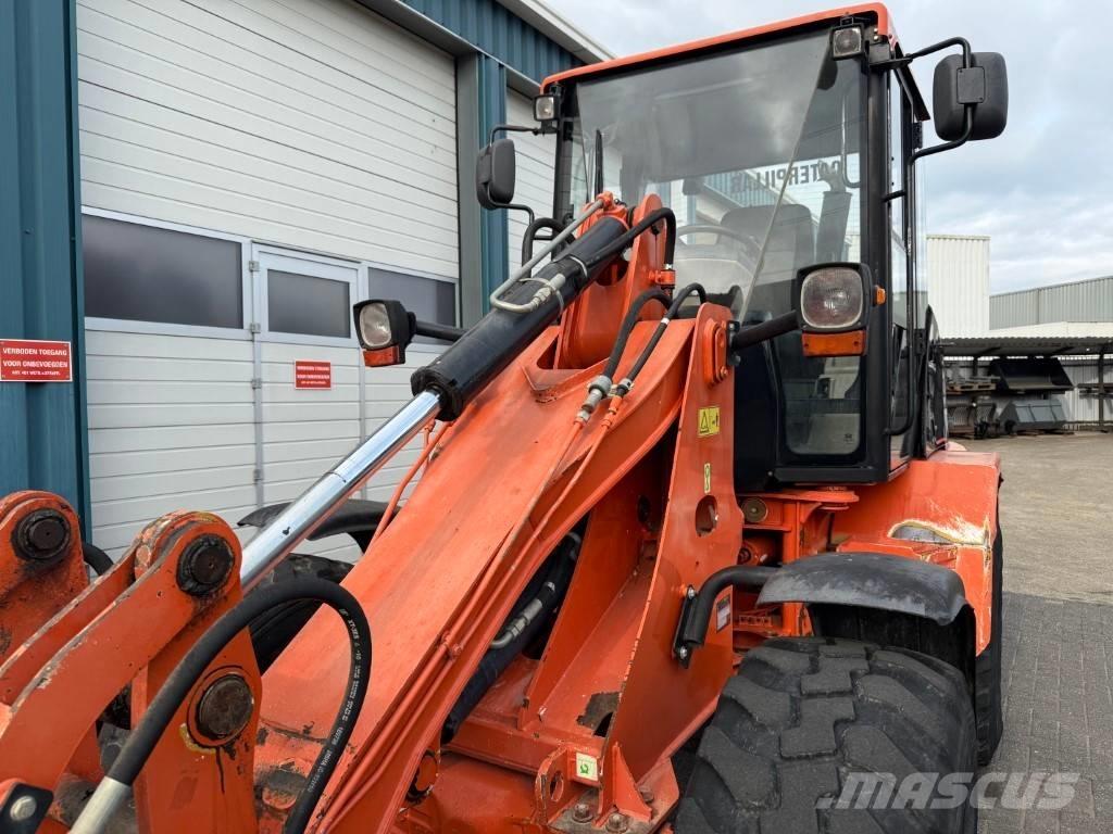 CAT 908 Pale gommate