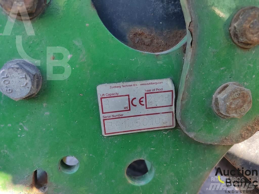 John Deere 2026R Trattori