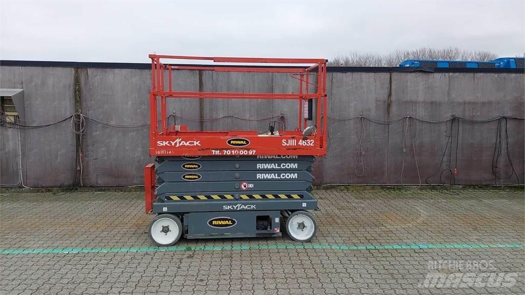 SkyJack SJIII4632 Piattaforme a pantografo