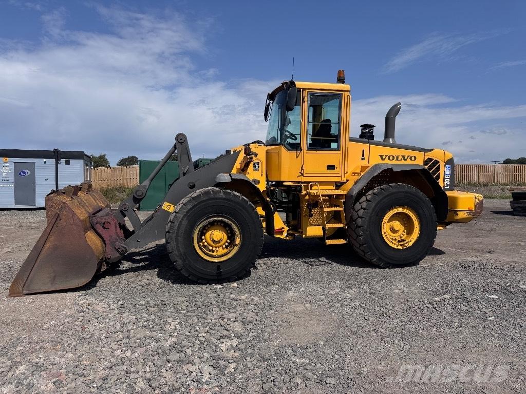 Volvo L 120 E Pale gommate