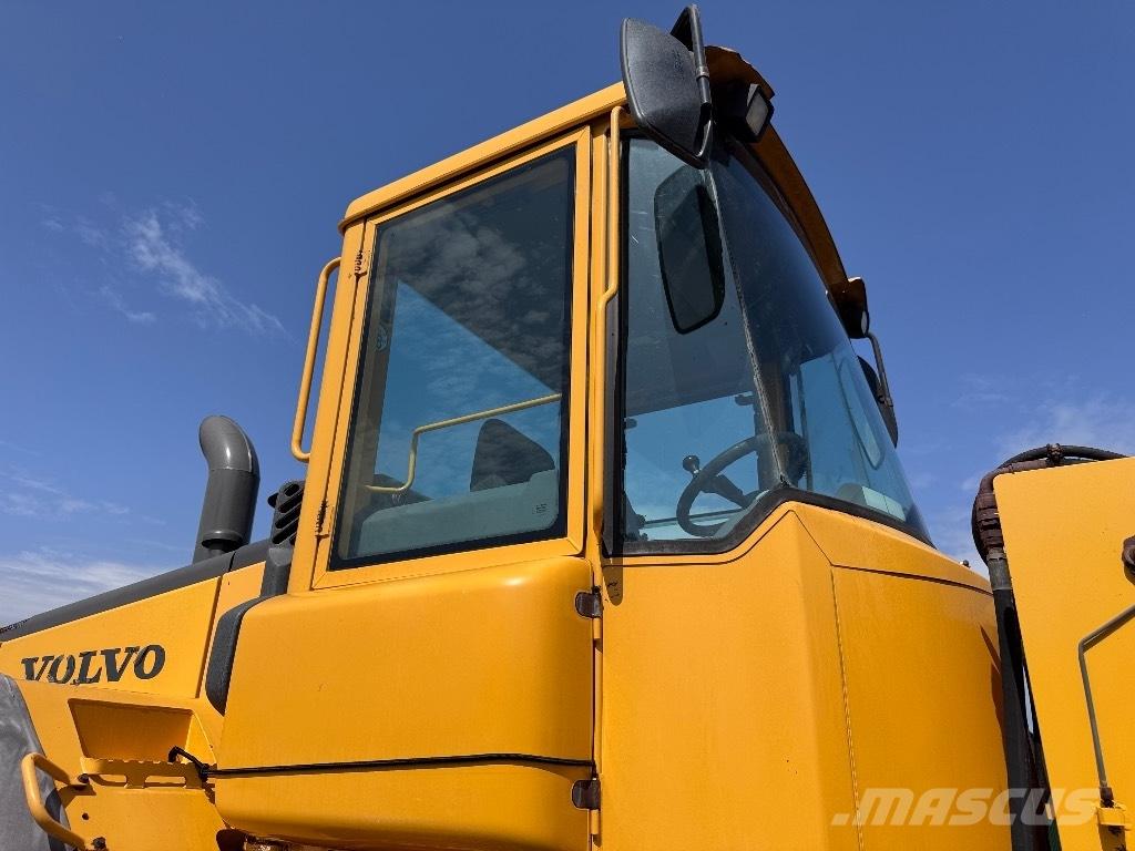 Volvo L 120 E Pale gommate