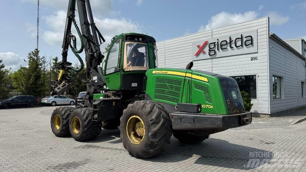 John Deere 1070 E Abbattitrici, Disboscatrici