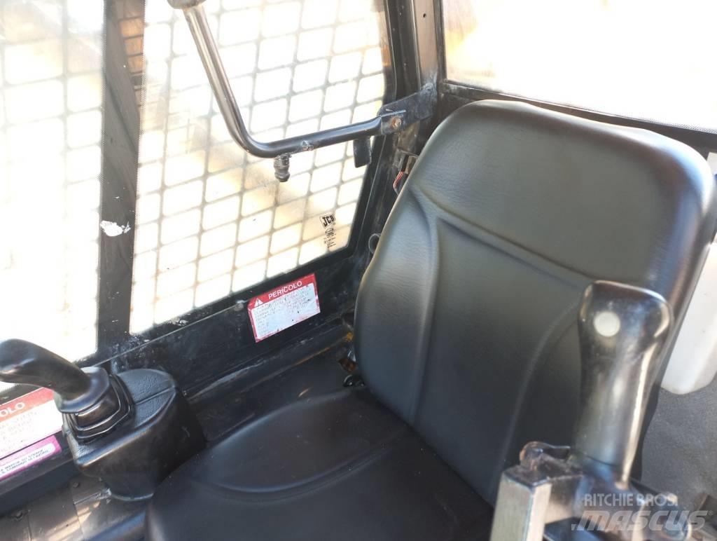 JCB 1110 T Mini Pale Gommate