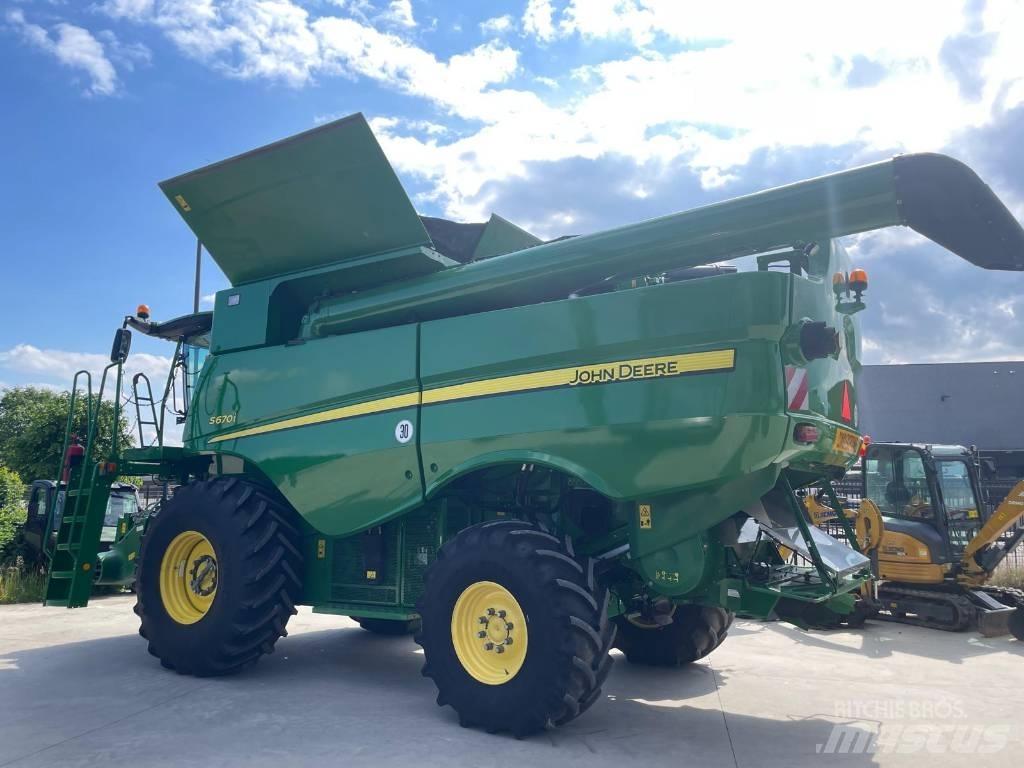 John Deere S670 4x4 Mietitrebbiatrici