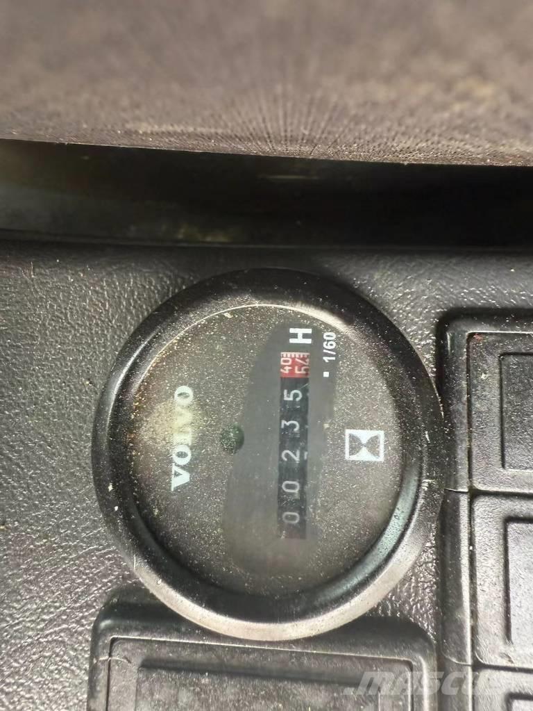 Volvo 140 Escavatori cingolati