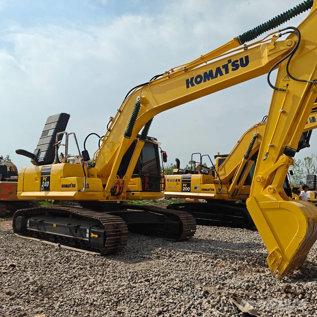 Komatsu 240LC-8 Escavatori cingolati