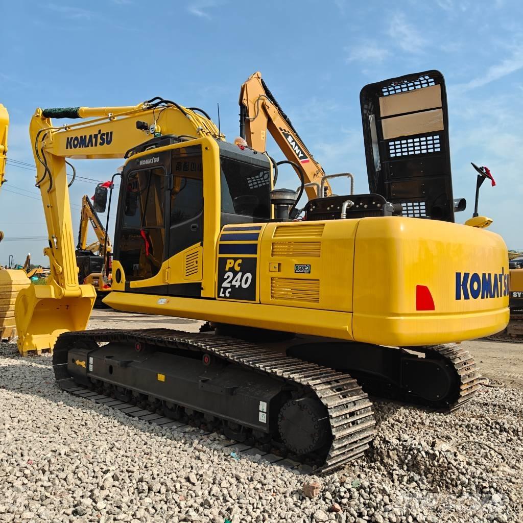 Komatsu 240LC-8 Escavatori cingolati