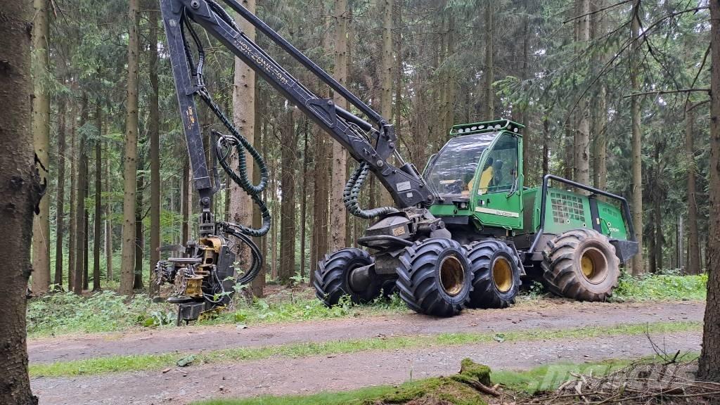 John Deere 1070 D Abbattitrici, Disboscatrici