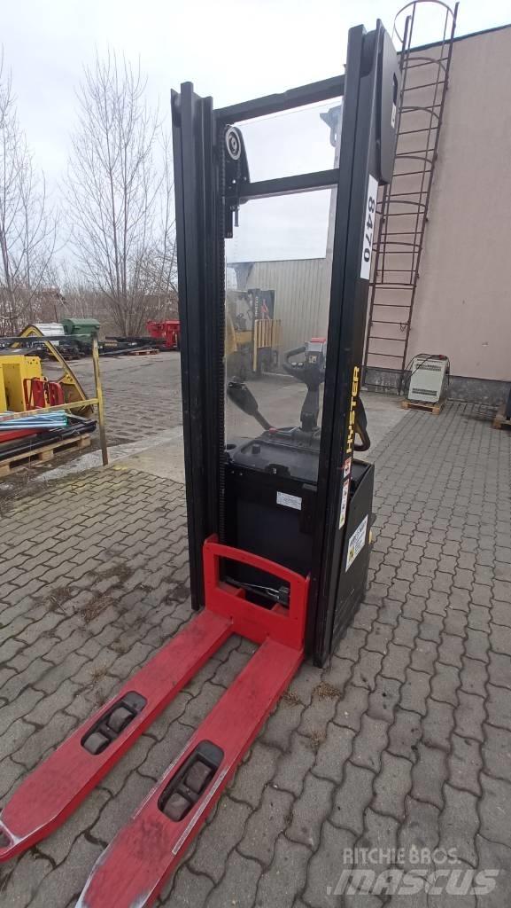 Hyster S1.4S Transpallet uomo a terra