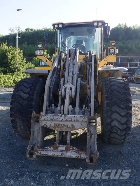 Volvo L 120 H Pale gommate