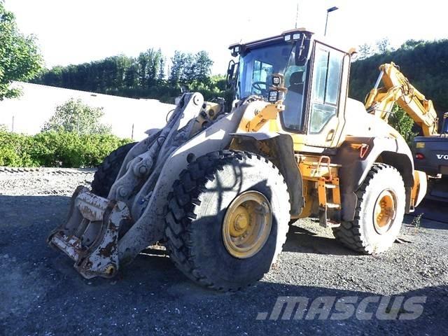 Volvo L 120 H Pale gommate